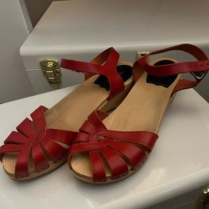 Cross Strap Debutant Swedish Hasbeens